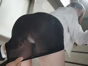 Cô em người yêu hứng tình